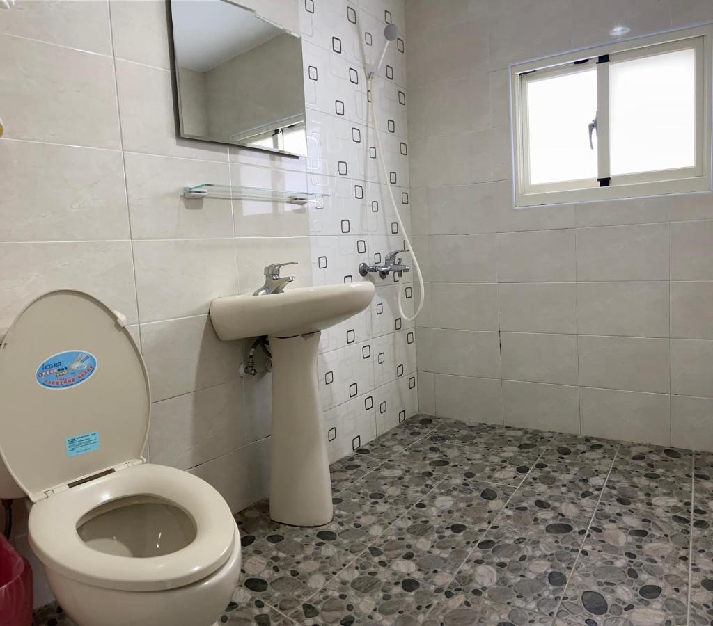 J Lin Hostel Кендин Екстериор снимка