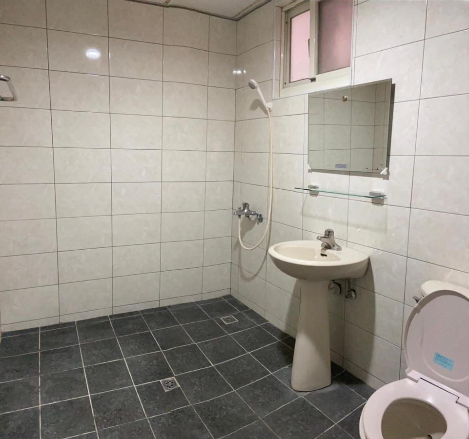J Lin Hostel Кендин Екстериор снимка
