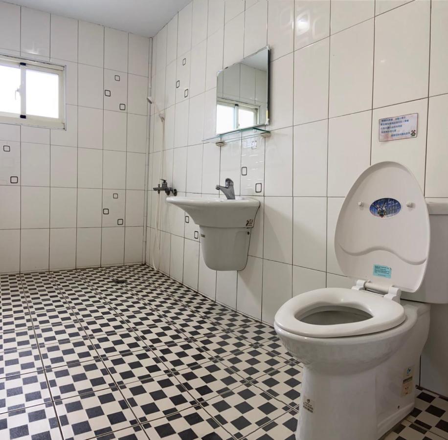 J Lin Hostel Кендин Екстериор снимка